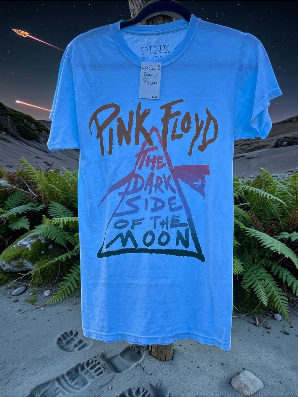 Pink Floyd 'Dark Side of the Moon' Graphic Tee. XS